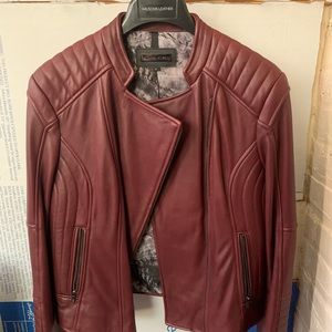 Wilson’s Leather Jacket with zip/ Size L
